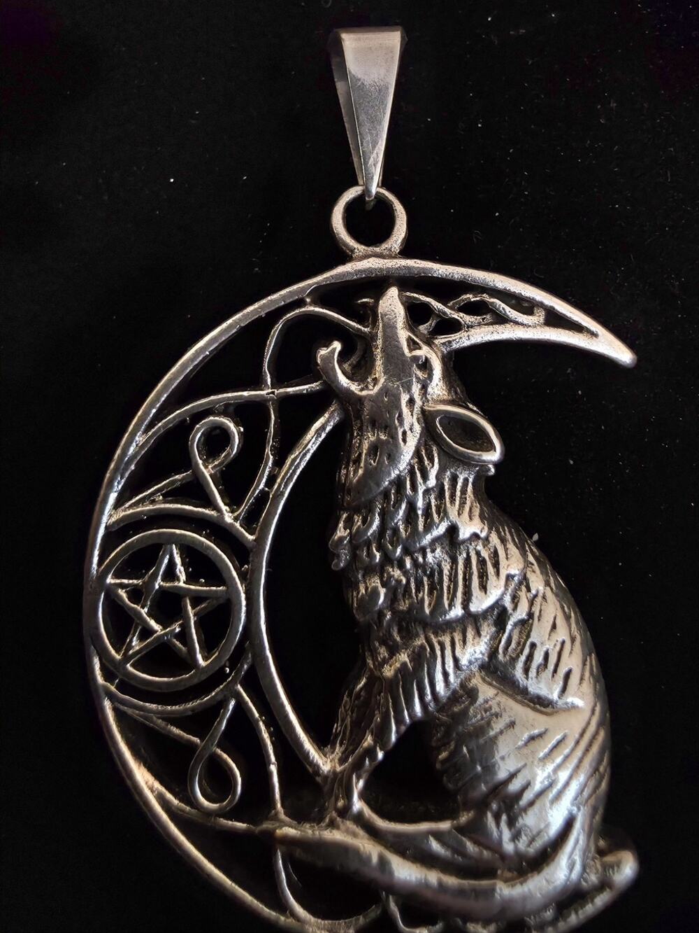 Handmade Crescent Moon Lone Wolf Pendant 20.48g 925 Solid Sterling